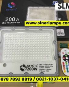 Lampu Sorot 200 Watt RGB + Remote Skylite