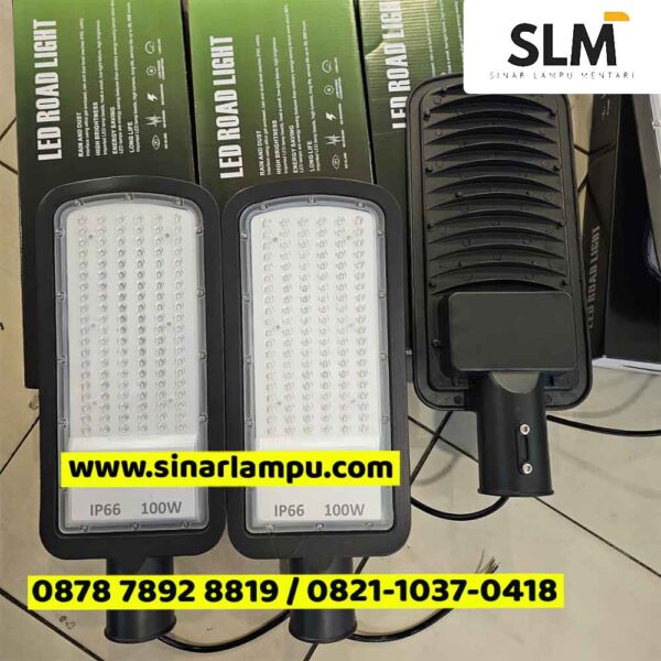 Lampu Jalan PJU LED 100 Watt Cahaya Putih IP66