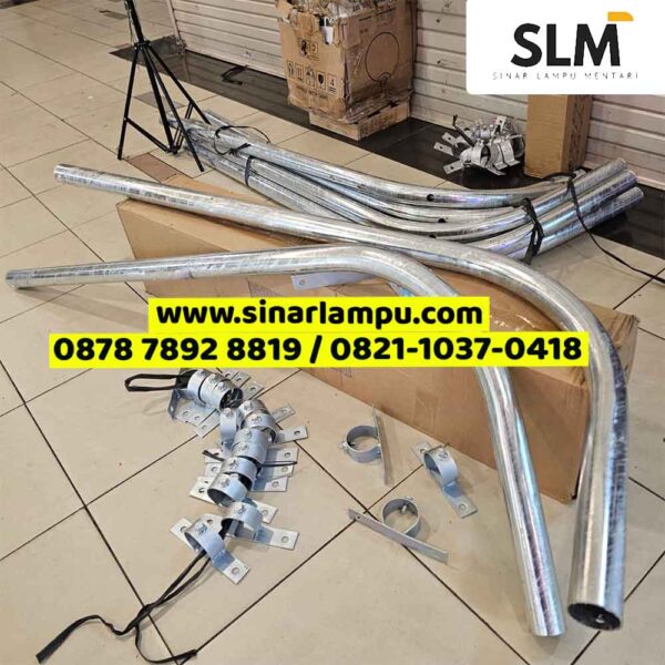 Stang Ornamen Tiang PJU Galvanis 2m 2inch + Klem ke Tembok
