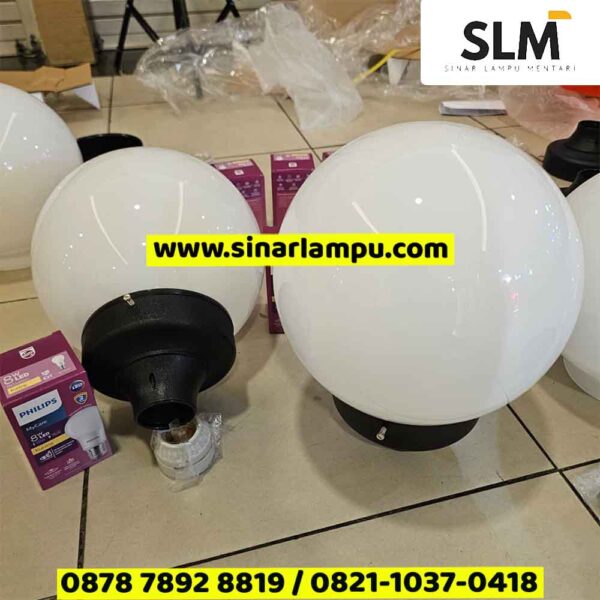 Lampu Taman Bulat 8W Diameter 22,5cm Kaca Putih Susu